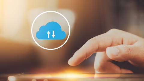 Login-Bereich Handy mit Cloud-Symbol