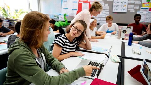 neue Lernformate im Unterricht Blick in eine Schulklasse