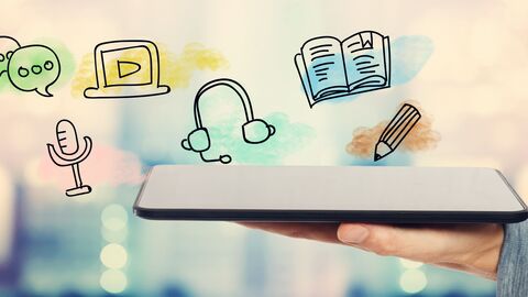 Weiterbildungskurse Grafische Elemente, die digitales Lernen darstellen