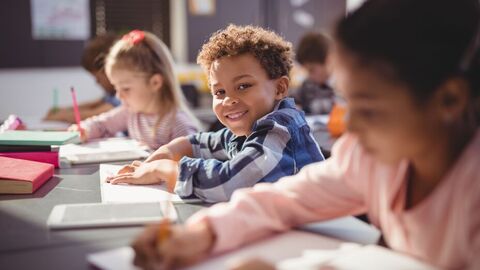 Kinder im Unterricht